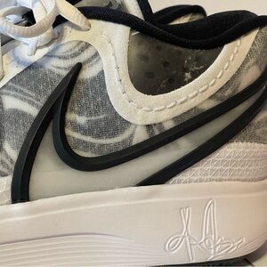 Nike Kyrie 8 "White Black" - New Men's Nike - Size: 11 - NWOT